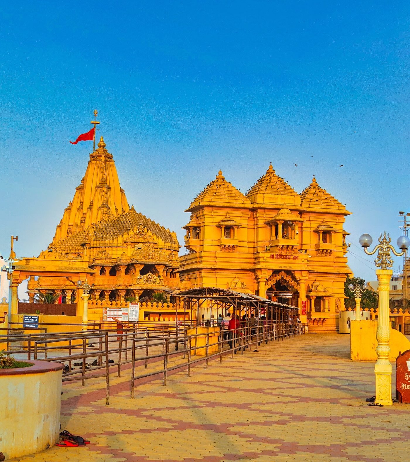Shree Somnath Jyotirlinga Temple, Prabhas Patan (Somnath), Gujarat - photograph 2