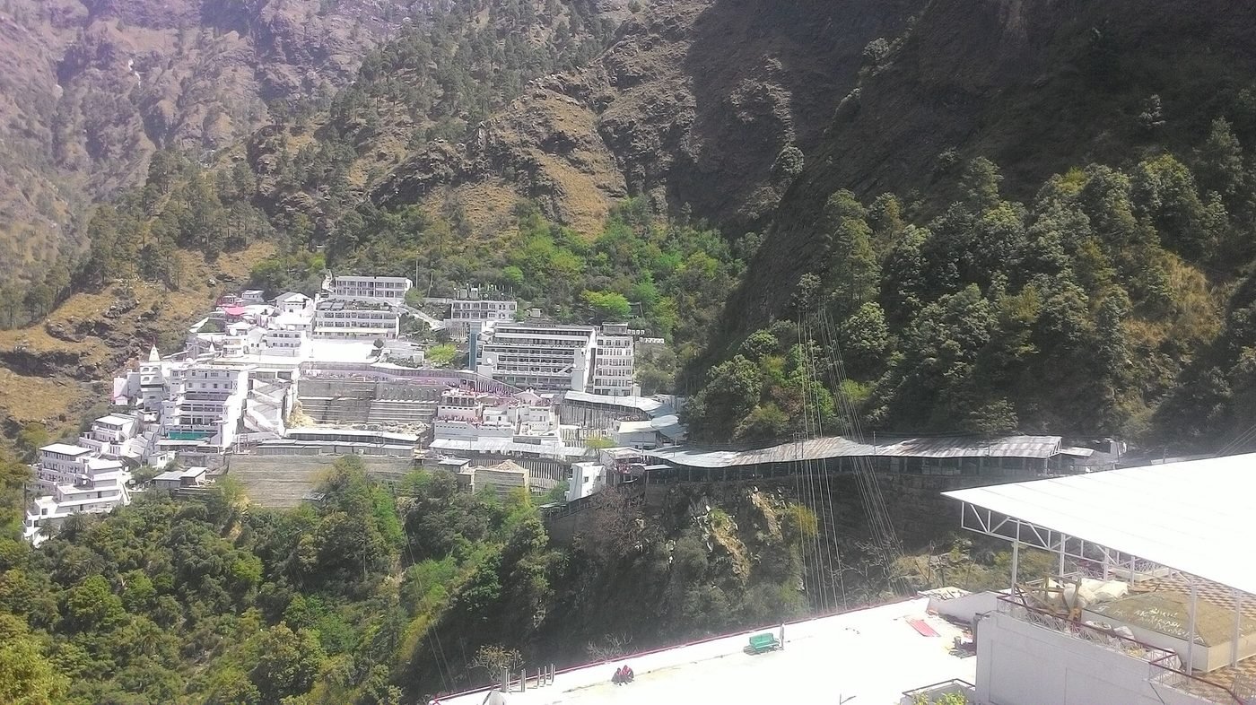 Vaishno Devi Temple, Katra, Jammu & Kashmir - photograph 3