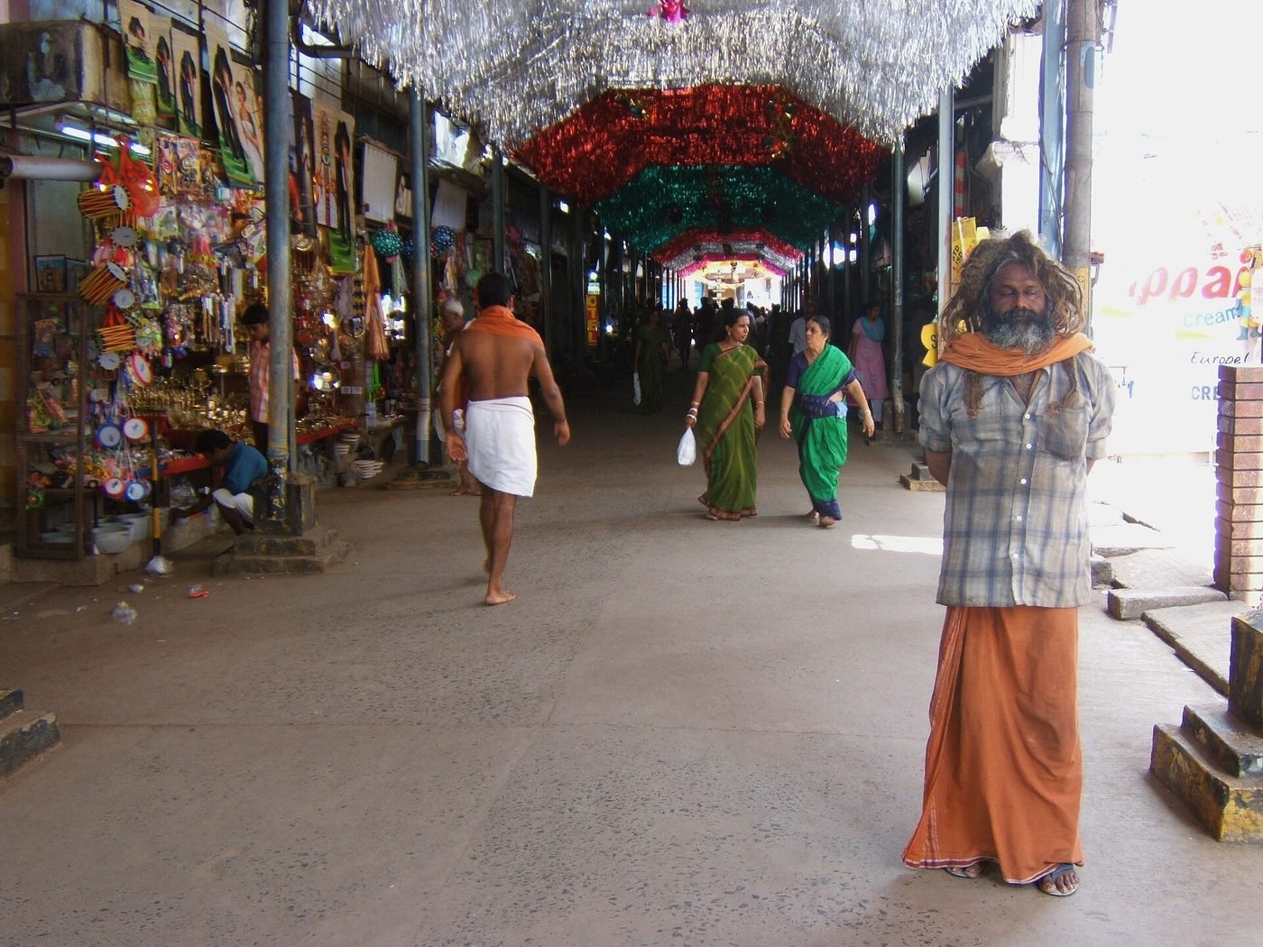 Guruvayur Sri Krishna Temple, Guruvayur, Kerala - photograph 2