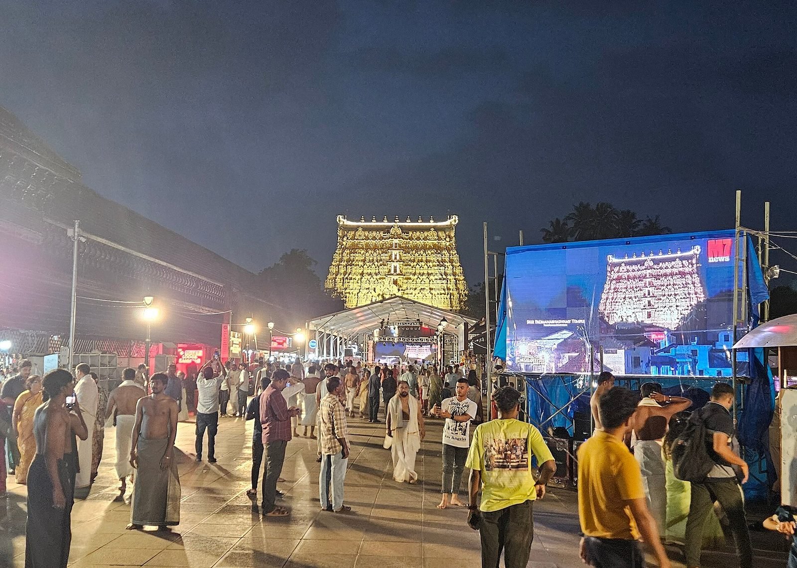 Sree Padmanabhaswamy Temple, Thiruvananthapuram, Kerala - photograph 2