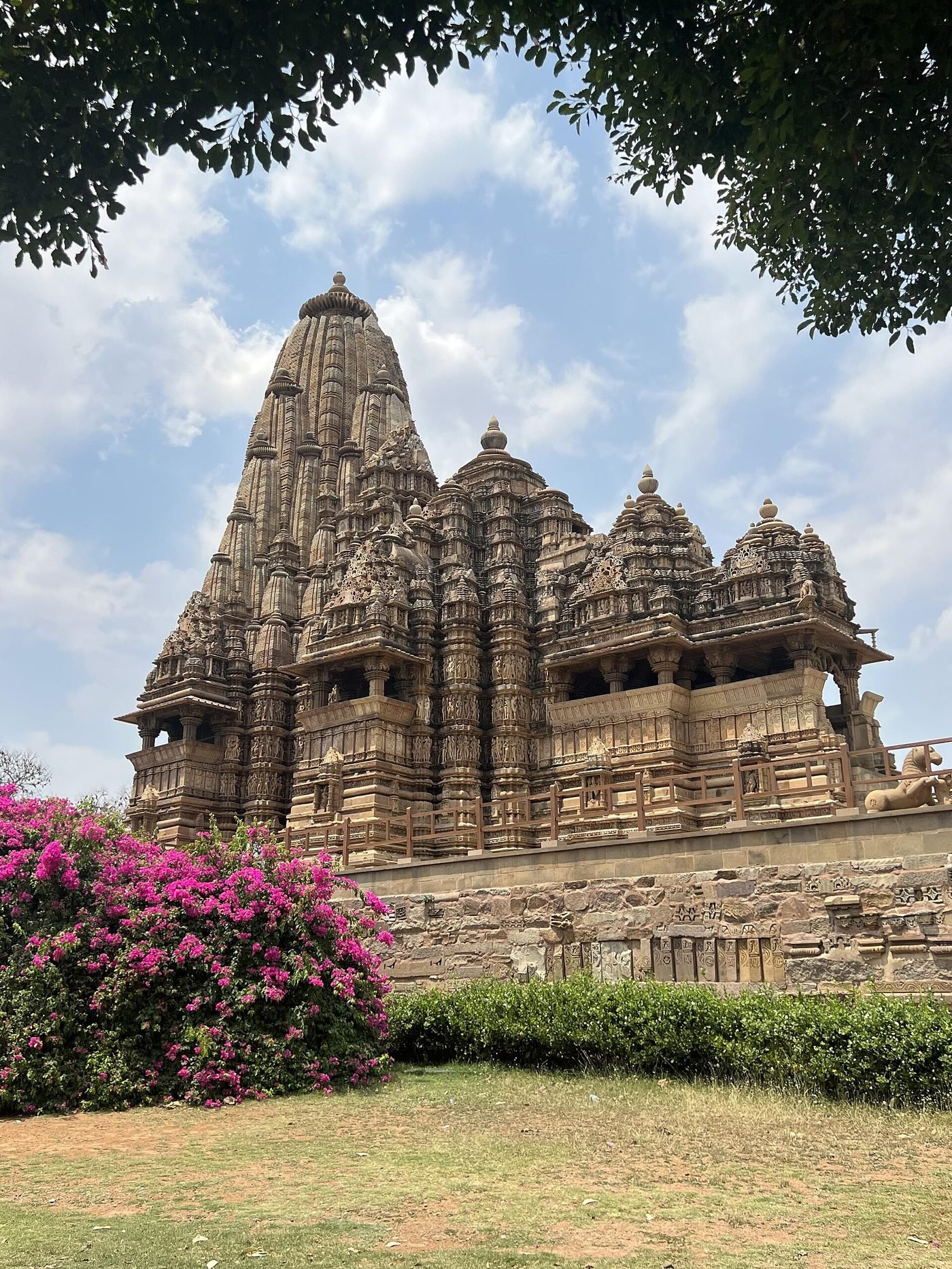 Kandariya Mahadeva Temple, Khajuraho, Madhya Pradesh - photograph 4