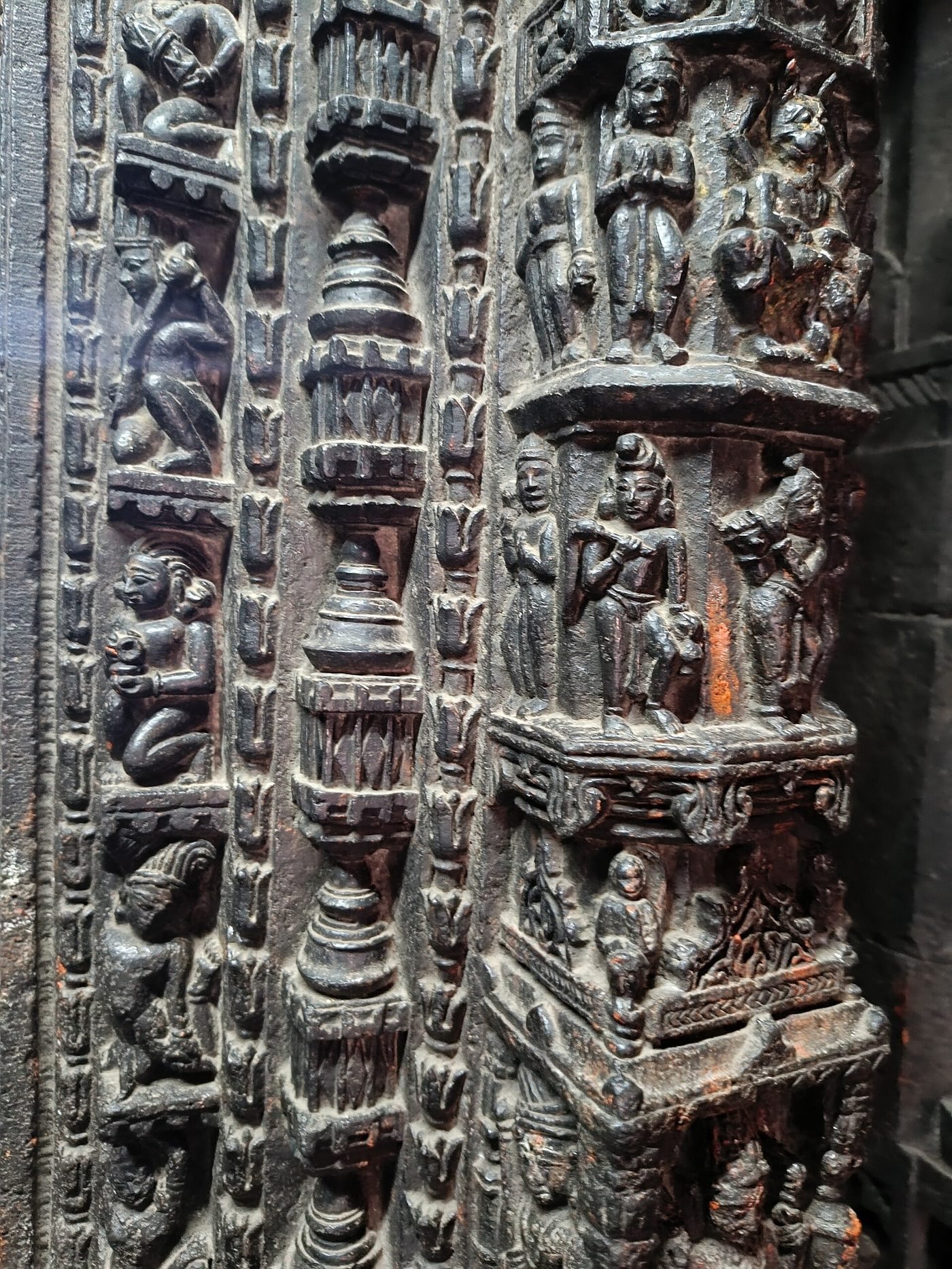 Trimbakeshwar Shiva Temple, Nashik (Trimbak), Maharashtra - photograph 4