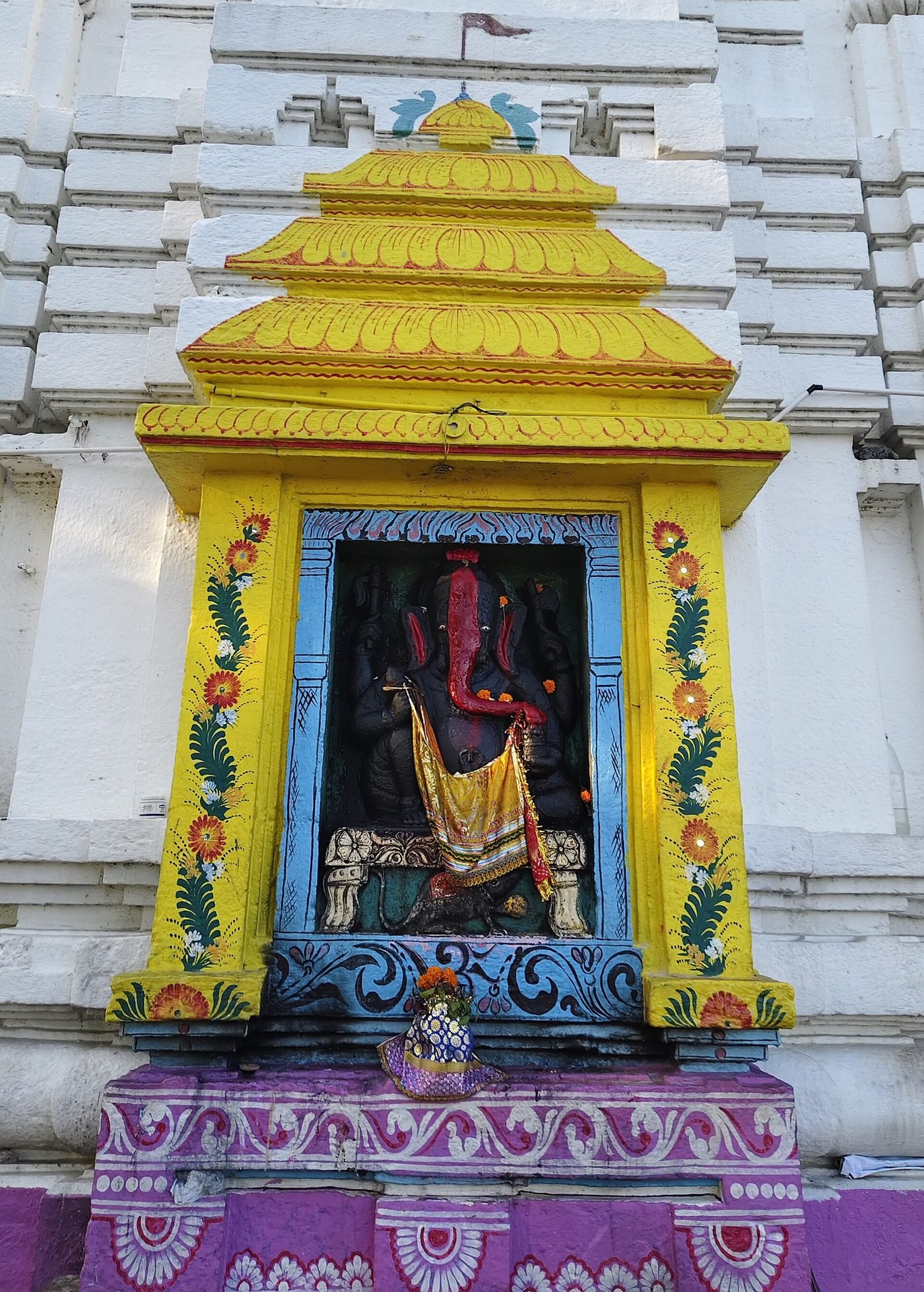 Lingaraja Temple, Bhubaneswar, Odisha - photograph 2