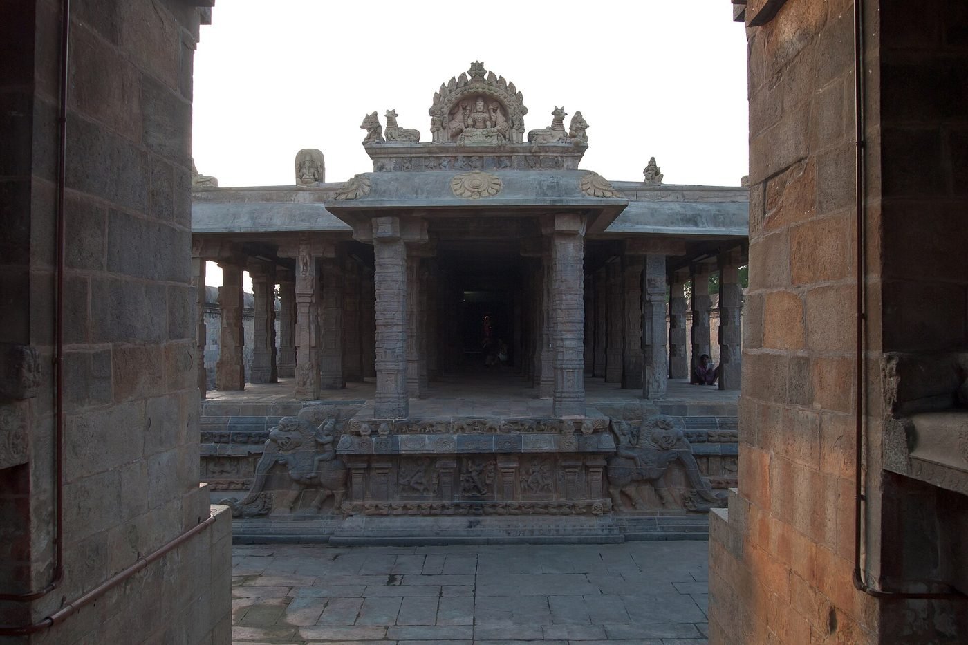 Airavatesvara Temple, Darasuram, Tamil Nadu - photograph 4