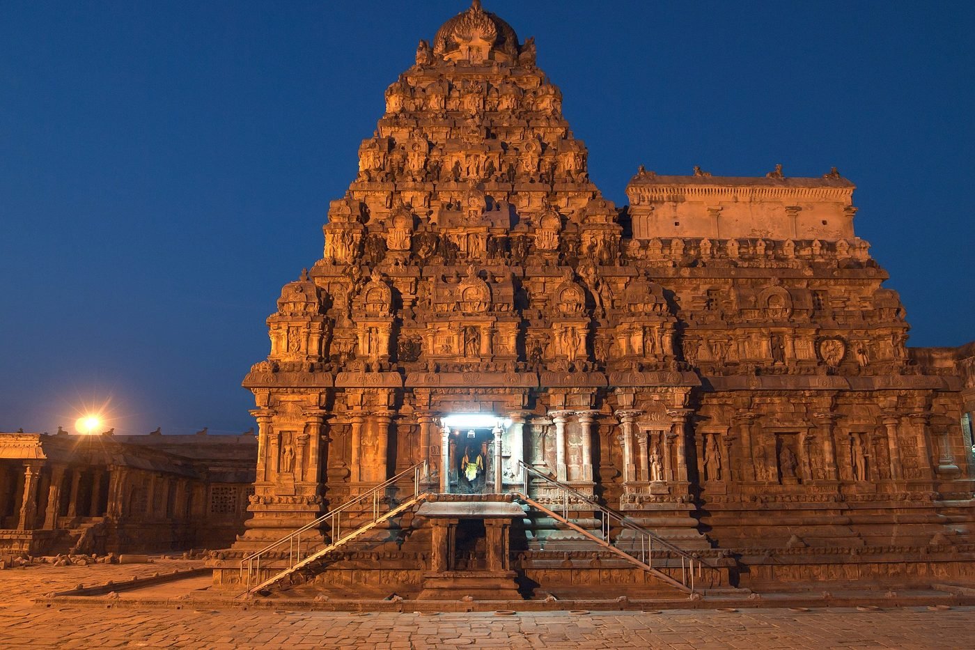 Airavatesvara Temple, Darasuram, Tamil Nadu - photograph 5
