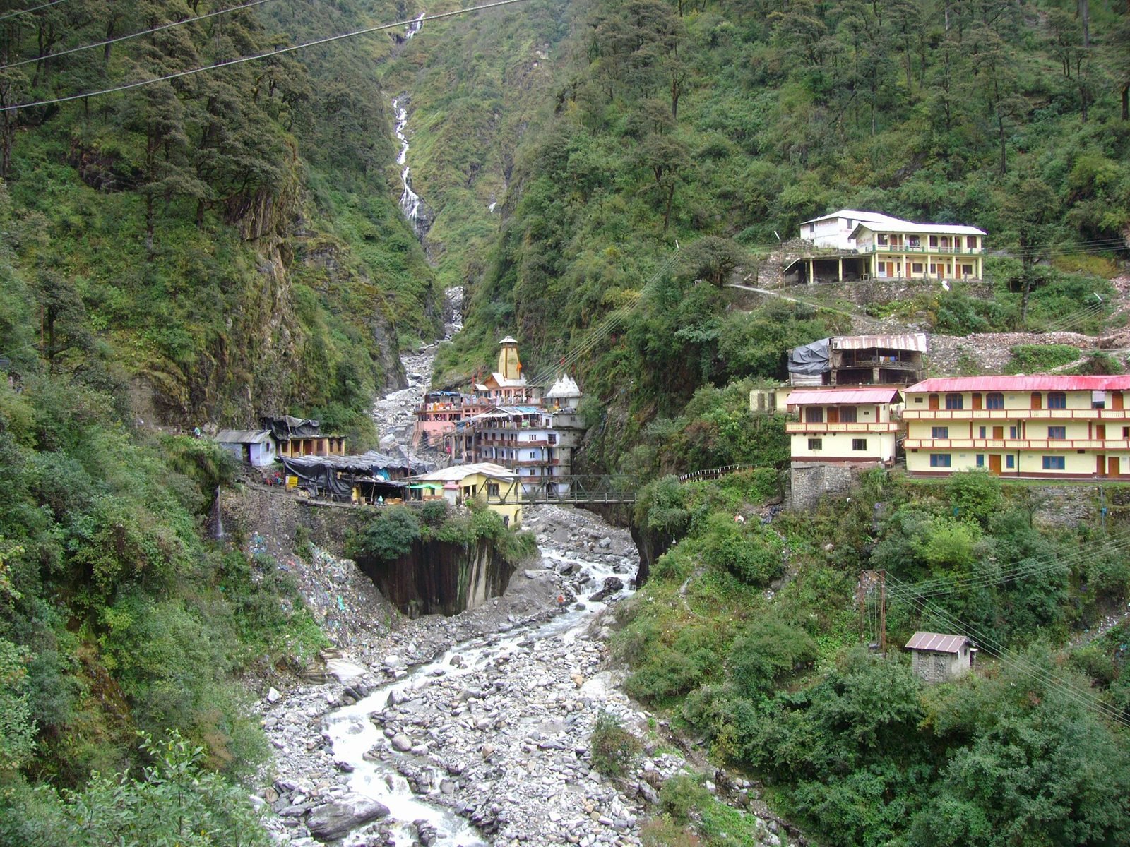 Yamunotri Temple, Uttarkashi (Yamunotri), Uttarakhand - photograph 2